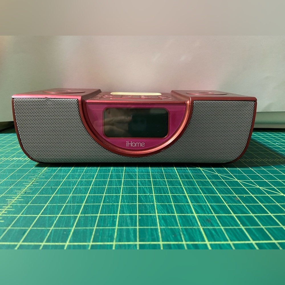 EUC - iHome Alarm Clock Radio